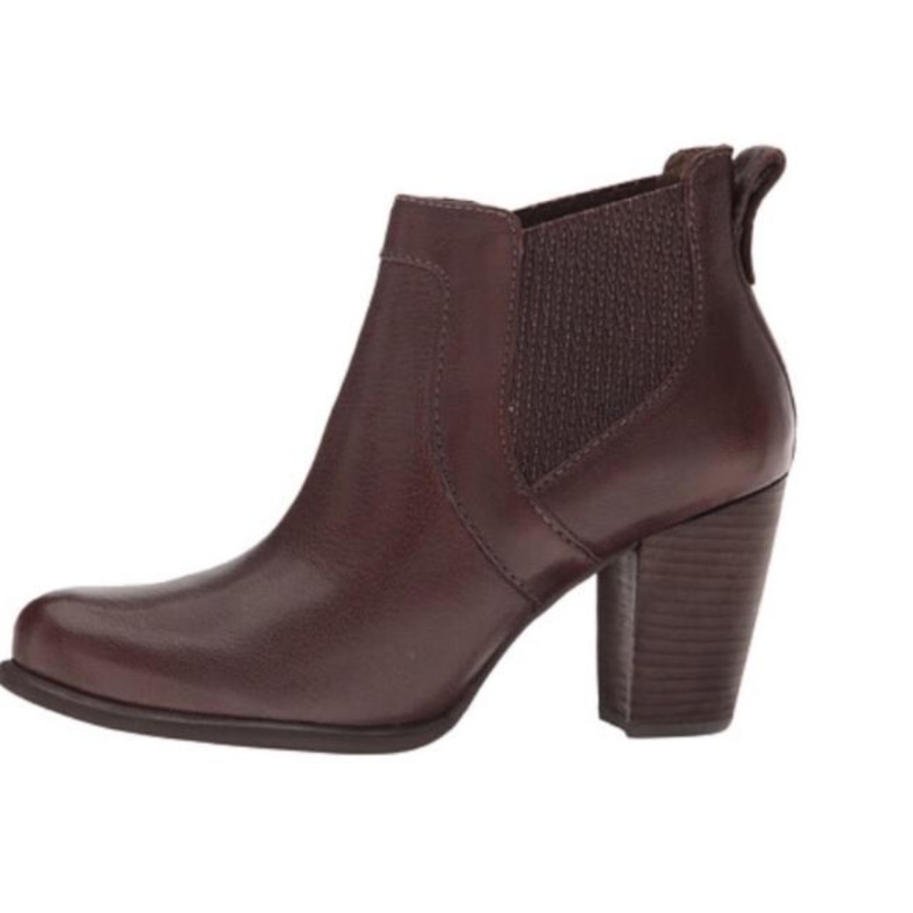 Ugg Australia Cobie II Leather‎ Heeled Ankle Boots
